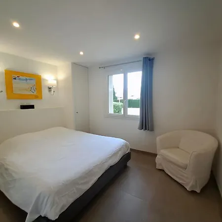 Mas Du Golfe - Climatisee Avec Piscine Privee Pour 10 Personnes *
